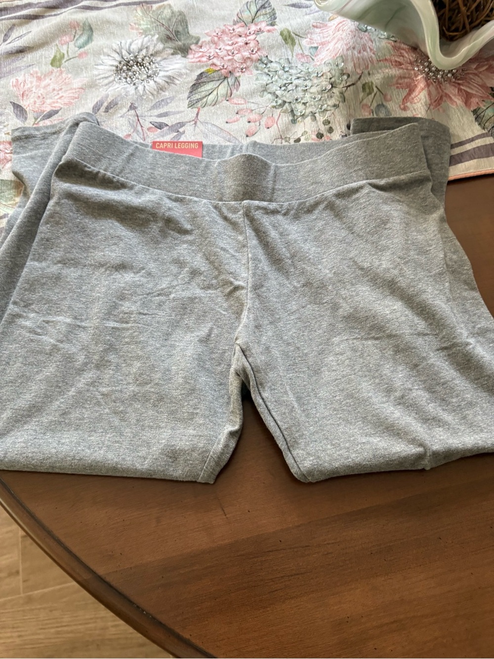 NWT Gray Capri Leggings - size XL